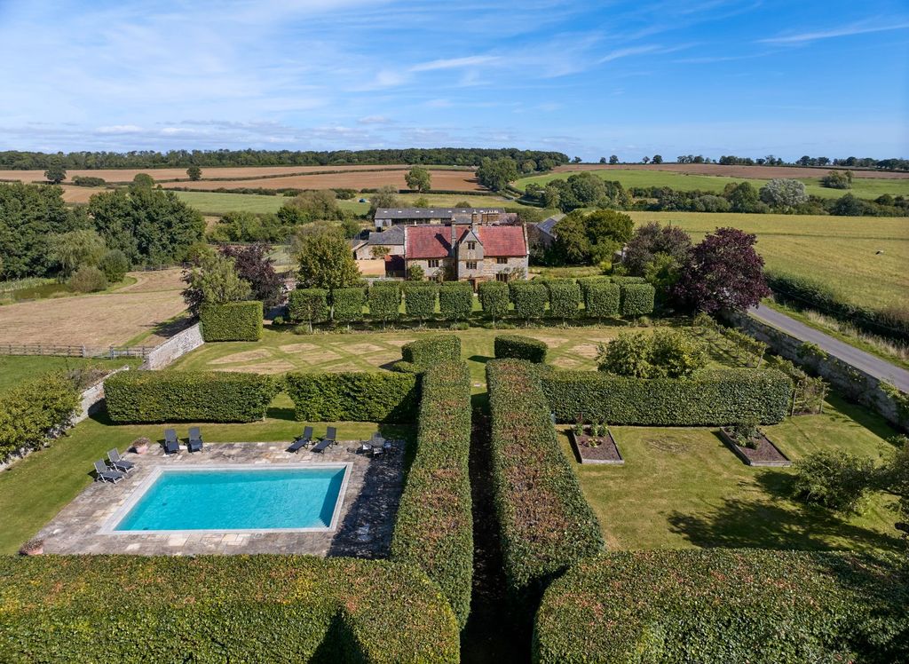 Additional image 16 of 6 bed detached house for salePlumpton, Nr Towcester, South Northamptonshire NN12