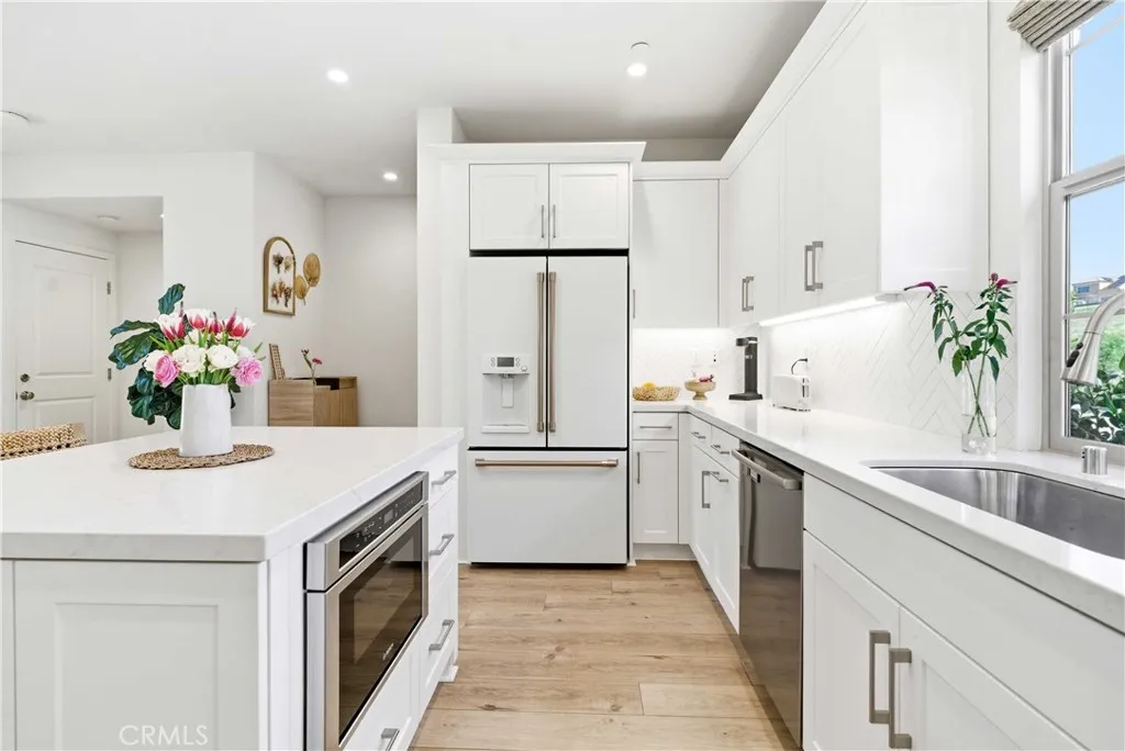 Additional image 71 of 107 Landroute, Irvine, CA 92618