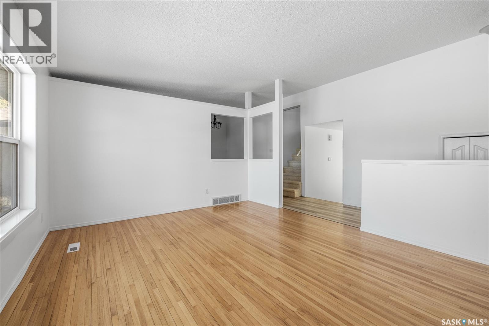Additional image 6 of 706 Bard Crescent N, Regina, SK, S4X2K5