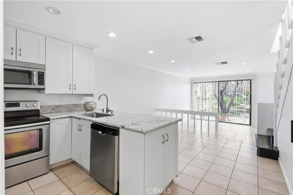 Additional image 50 of 252 Pinview, Irvine, CA 92620