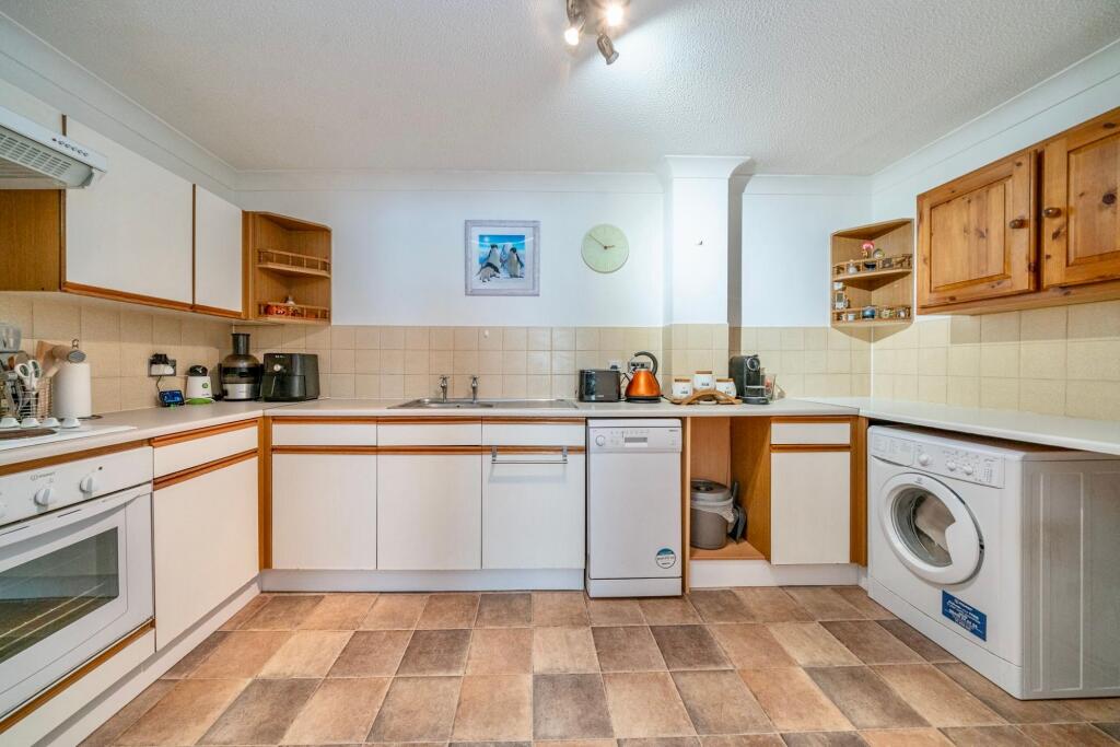 Additional image 17 of High Street, Markyate, AL3