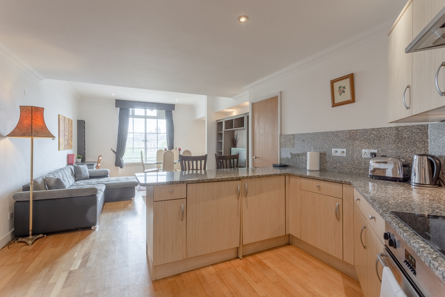 Additional image 11 of 2 Bed Flat, Trinity Square, EC3N, N1 7GU