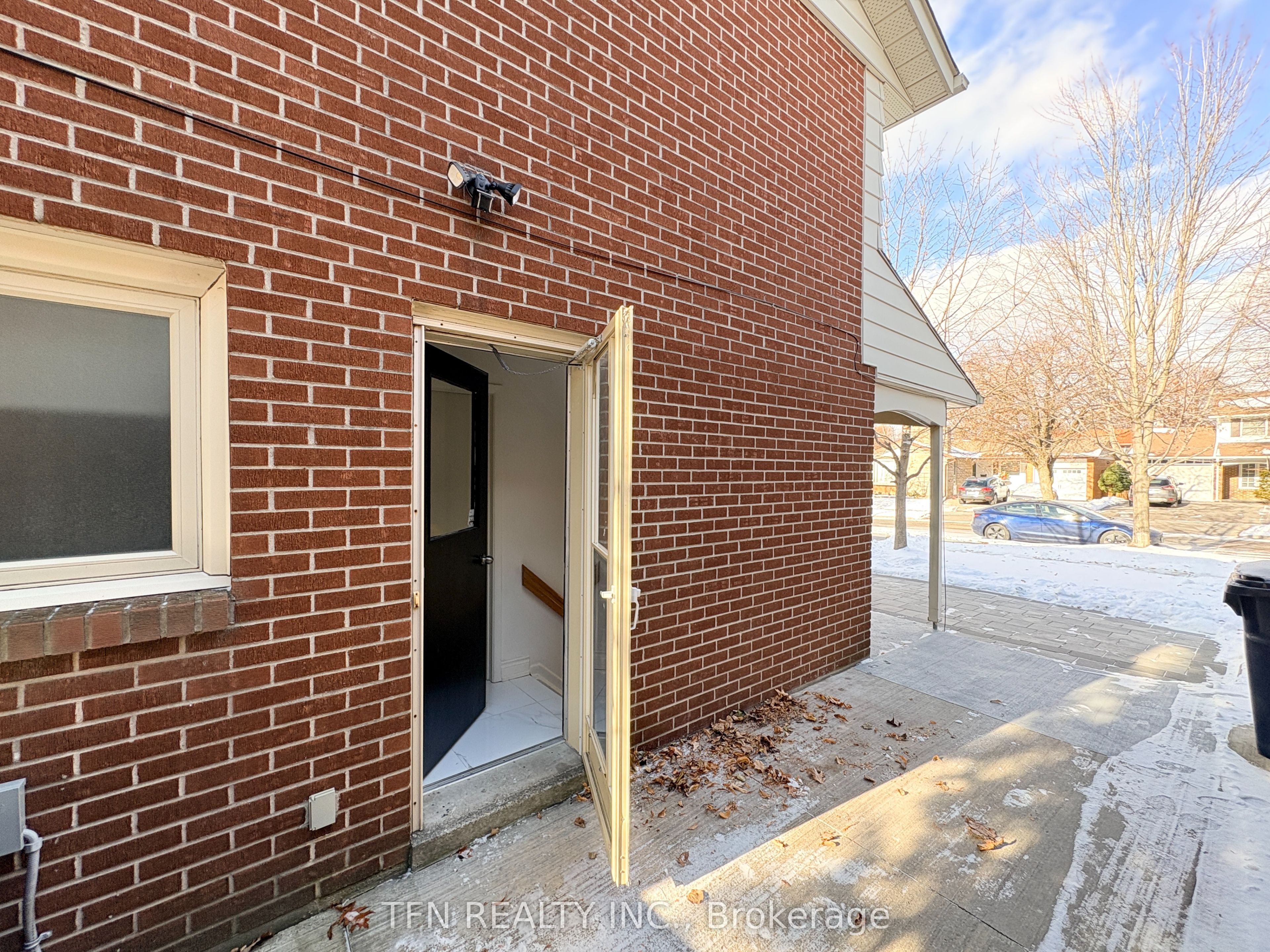 Additional image 4 of BSMT-8 Ravencliff Crescent, Toronto, ON, M1T 1R8