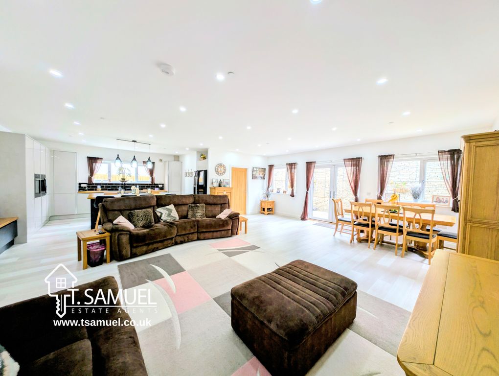 Additional image 3 of 5 bed detached house for saleGolwg Y Mynydd, Llanwonno Road, Mountain Ash CF45