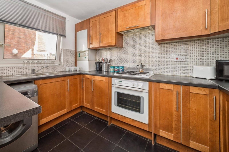 Additional image 3 of Room in a Shared Flat, Whitechapel High St, E1, N1 7GU