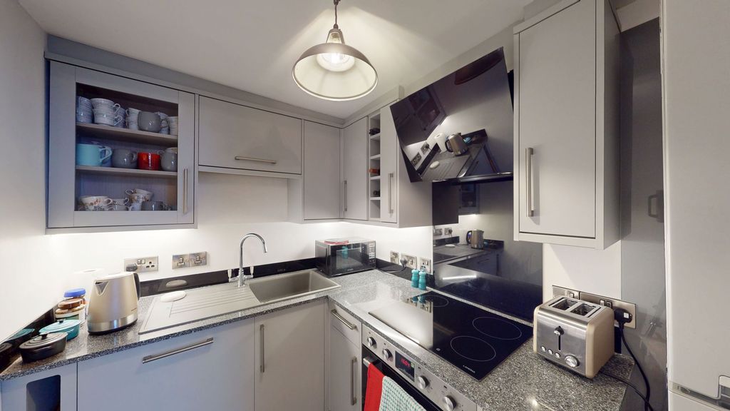 Additional image 7 of 2 bed flat for saleThe Esplanade, Plymouth PL1
