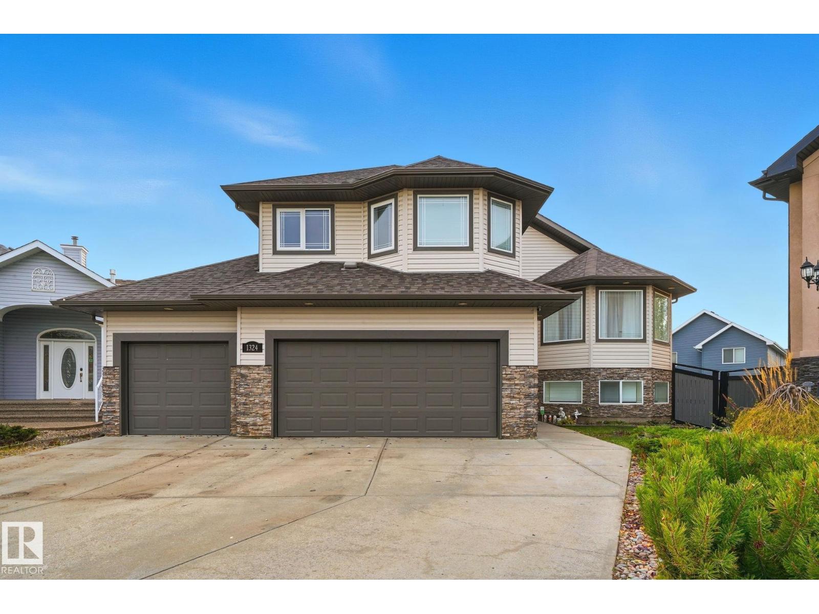 1324 70 Street SW, Edmonton, AB, T6X1K9