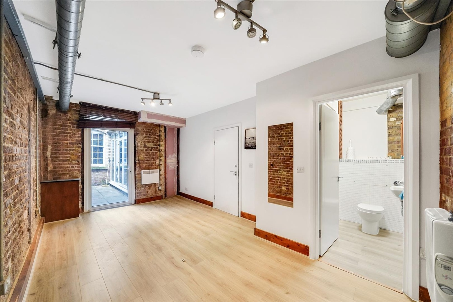 Additional image 5 of 3 Bed Flat, Prince Of Wales Passage, NW1, N1 7GU