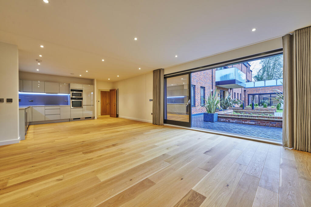 Additional image 15 of Gibbs Close, Harpenden, Herts, AL5