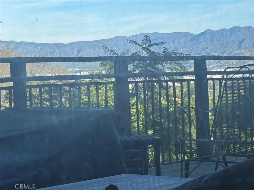 Additional image 32 of 11551 Decente Dr, Studio City, CA 91604