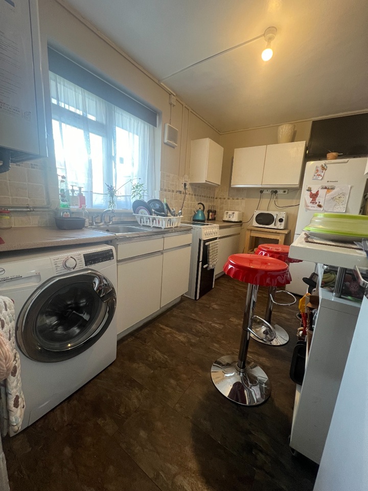 Additional image 10 of Room in a Shared Flat, Offham House, SE17, SE17 1TW
