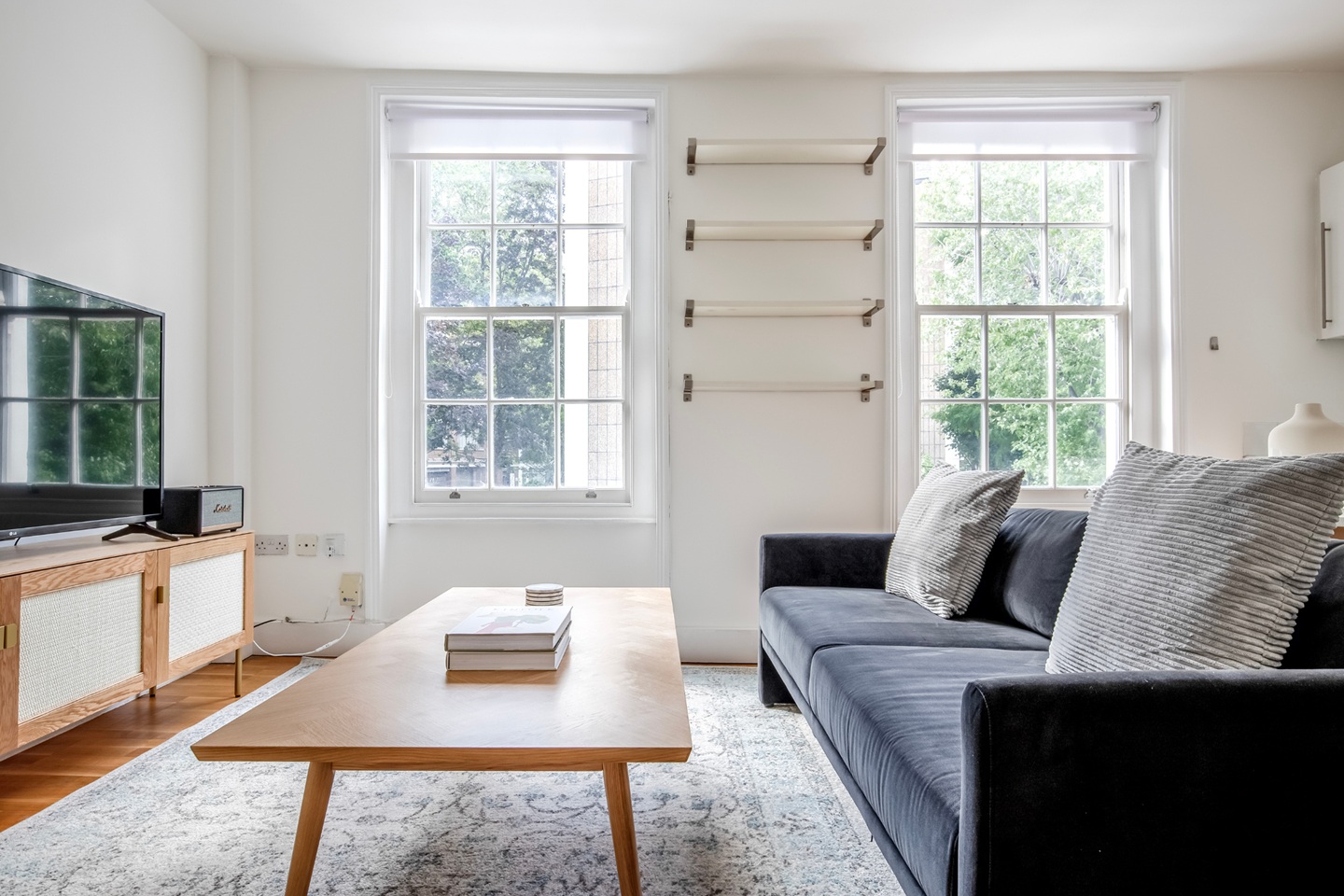 1 Bed Flat, Compton St, EC1V, N1 7GU