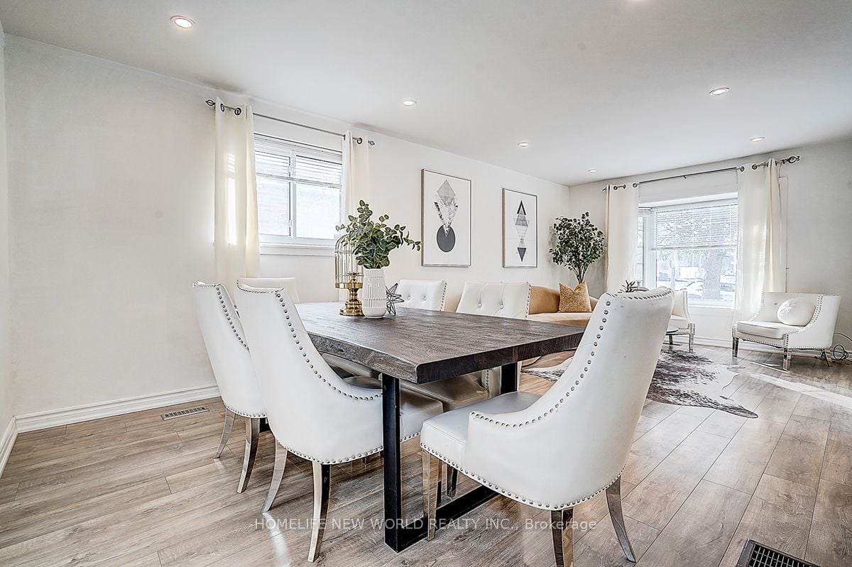 Additional image 4 of 715 Irwin Crescent, Newmarket, ON, L3Y 5A4