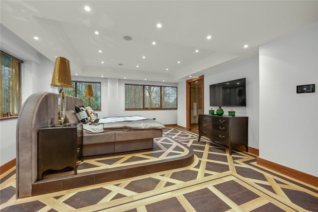 Additional image 10 of 2 bed flat for saleCharters Garden House, Charters Road, Sunningdale, Berkshire SL5