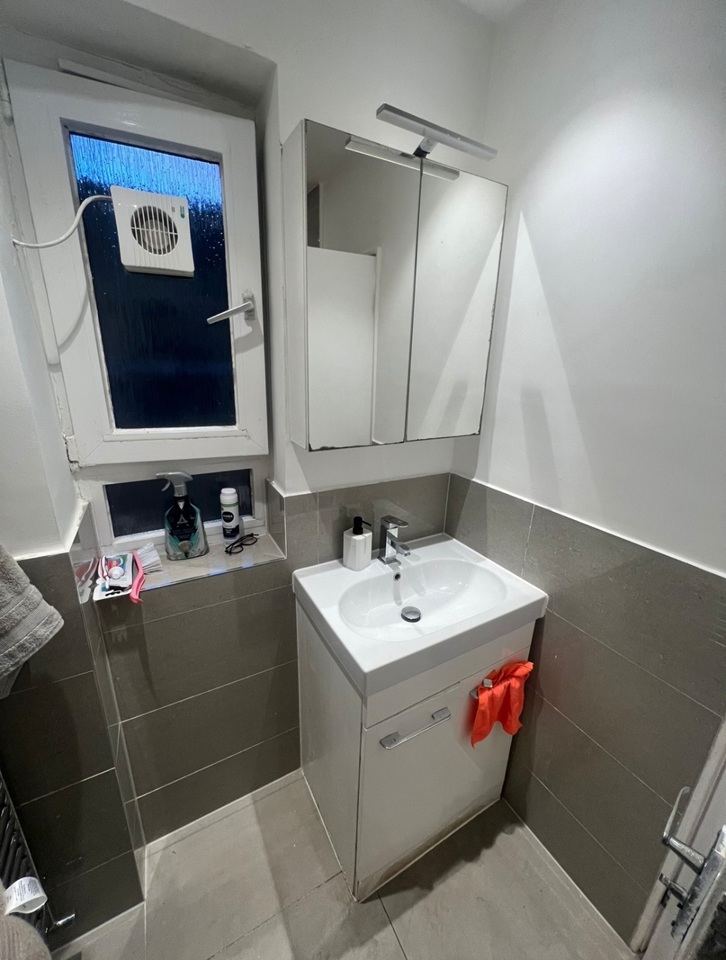 Additional image 4 of Room in a Shared Flat, Grimthorpe House, EC1V, N1 7GU