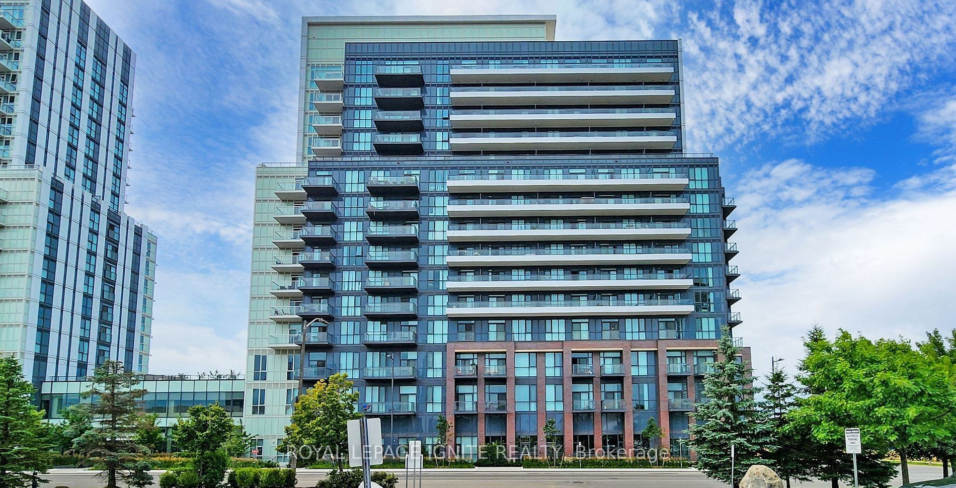 307-10 Honeycrisp Crescent, Vaughan, ON, L4K 0M7