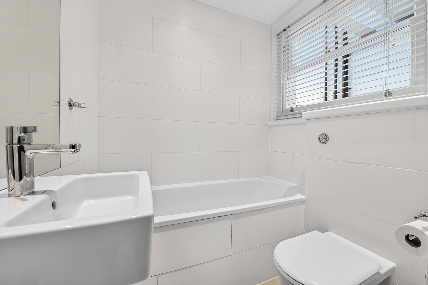 Additional image 7 of 2 Bed Flat, Queens Gate, SW7, N1 7GU