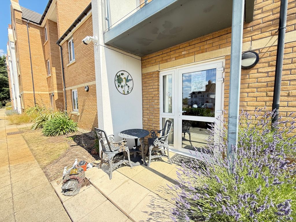 2 bed flat for saleWelford Road, Northampton NN2