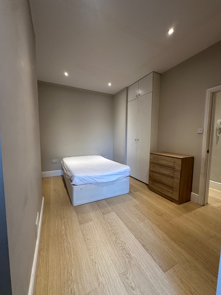 Additional image 6 of 2 Bed Flat, Walworth Road, SE17, N1 7GU