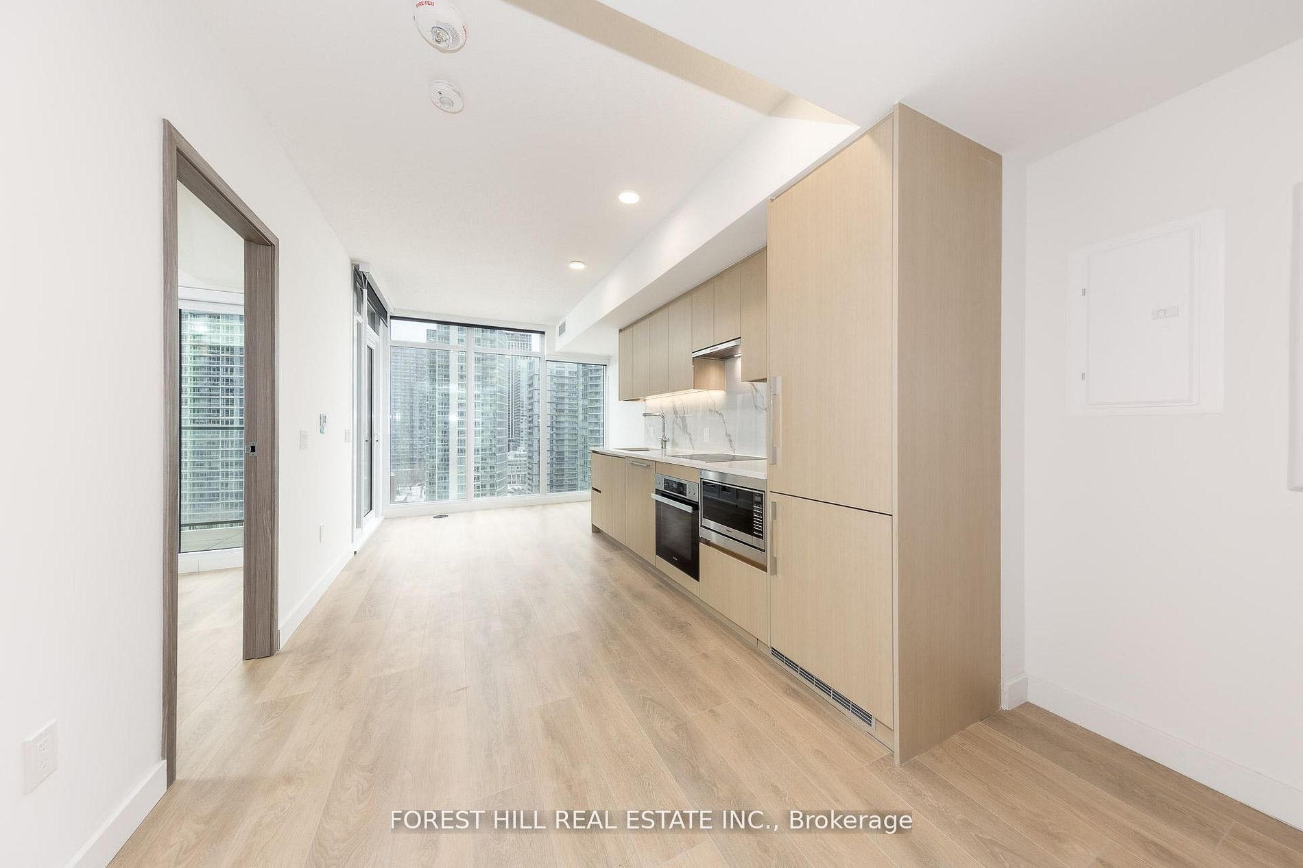 Additional image 3 of 1701-1 Concord Cityplace Way, Toronto, ON, M5V 0X3