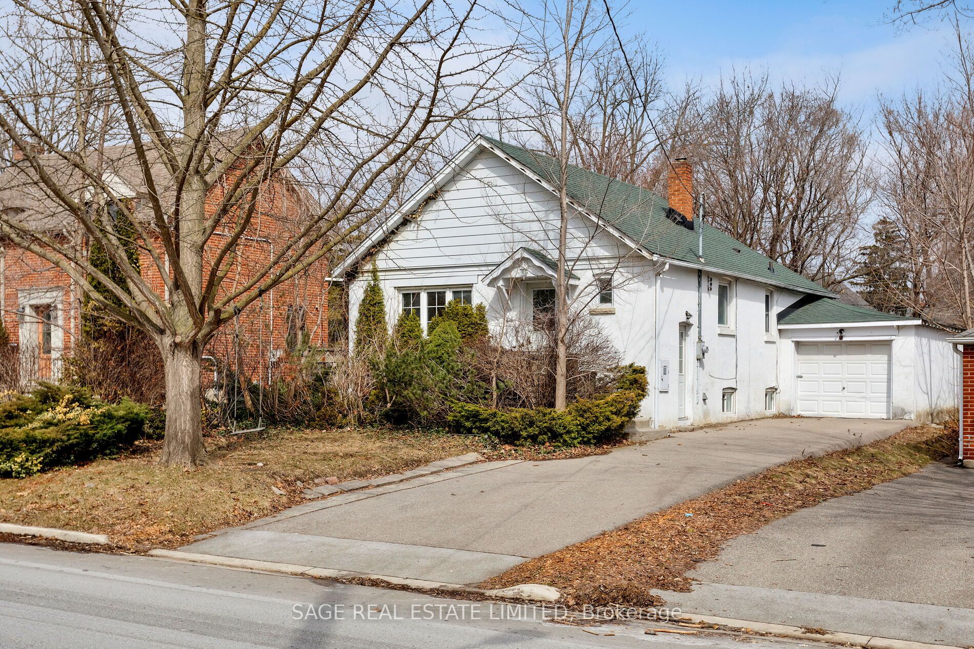 Additional image 2 of Main-71 Royalavon Crescent, Toronto, ON, M9A 2E7