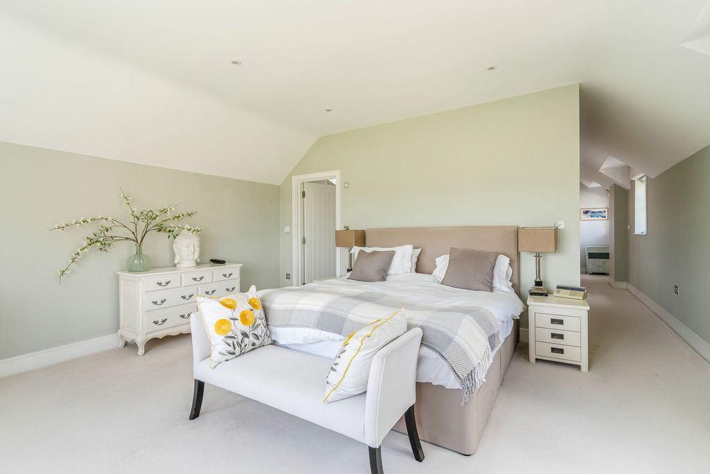Additional image 15 of 5 bed detached house for saleRemenham Hill Henley-On-Thames, Oxfordshire RG9