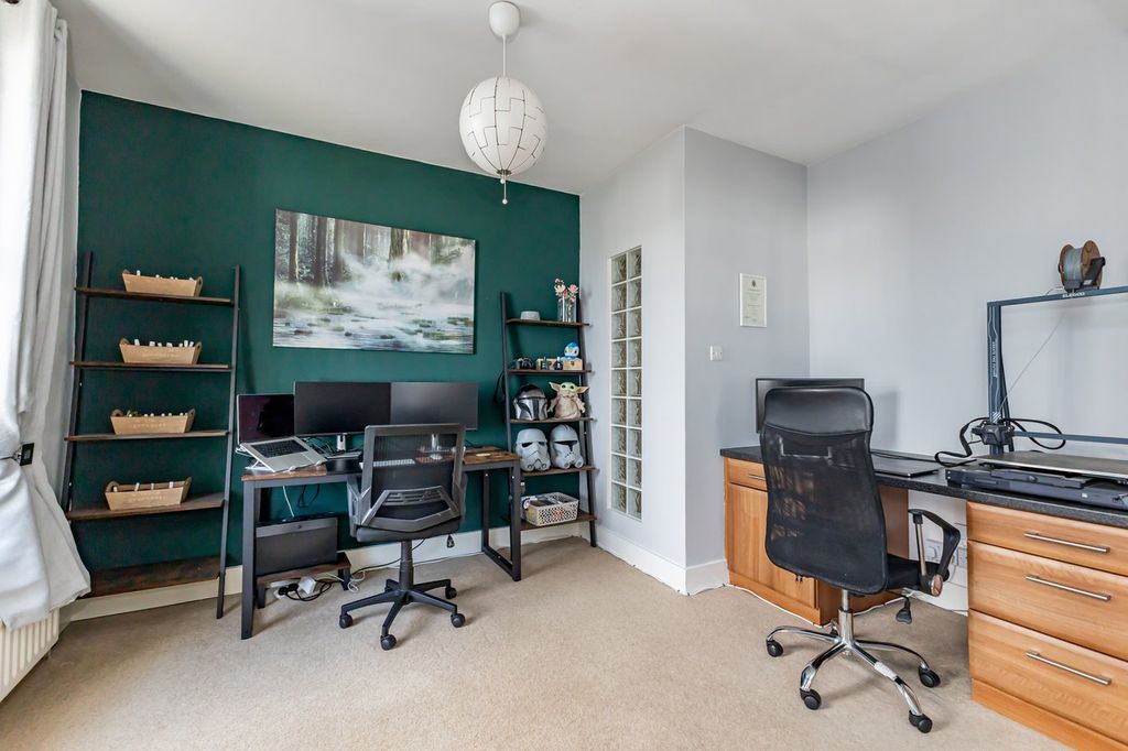 2 bed flat for saleLisburn Square, Lisburn BT28 photo 5