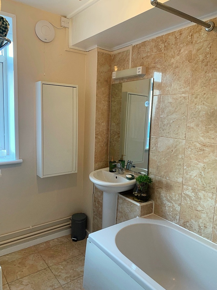 Additional image 11 of 3 Bed Flat, Longley Court, SW8, N1 7GU