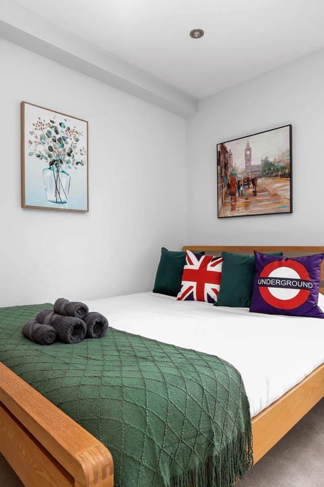 Additional image 11 of 2 Bed Flat, Hanbury Street, E1, N1 7GU