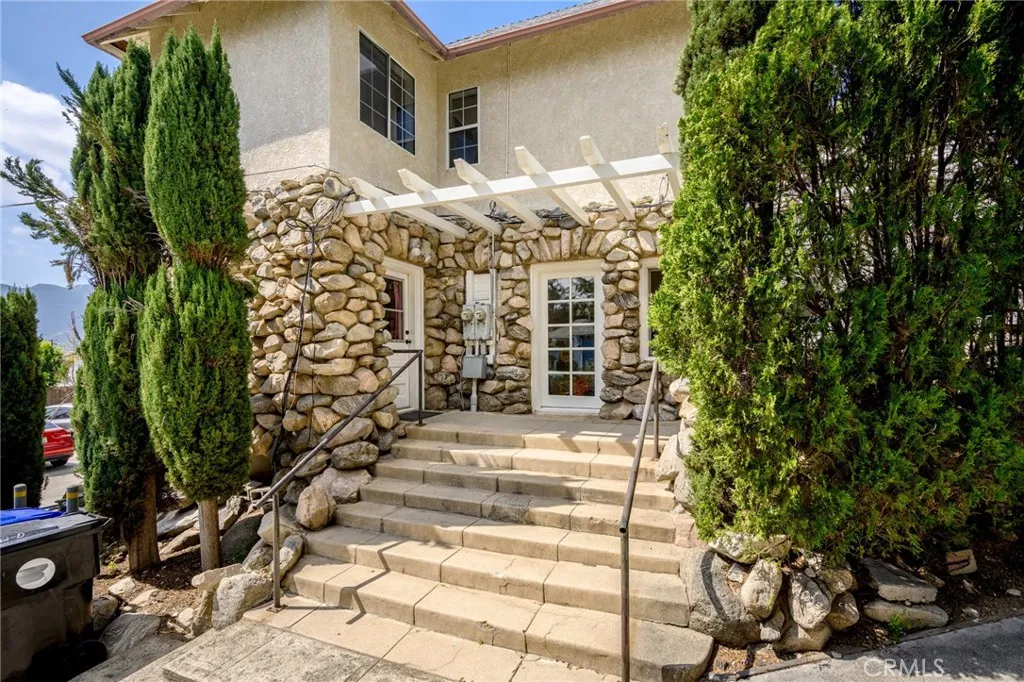 Additional image 73 of 2526 Foothill Boulevard, La Crescenta, CA 91214