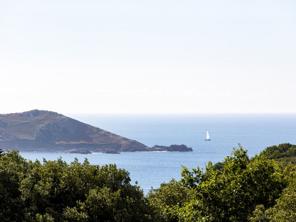 Additional image 5 of 7 bed detached house for saleLa Route Des Quennevais, Jersey JE3
