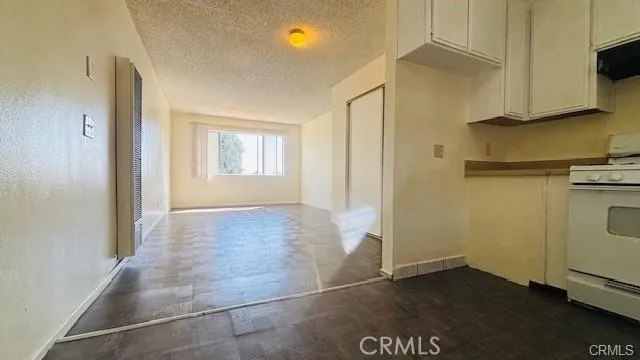 Additional image 2 of 2239 Parkside Avenue Unit 202, Los Angeles, CA 90031