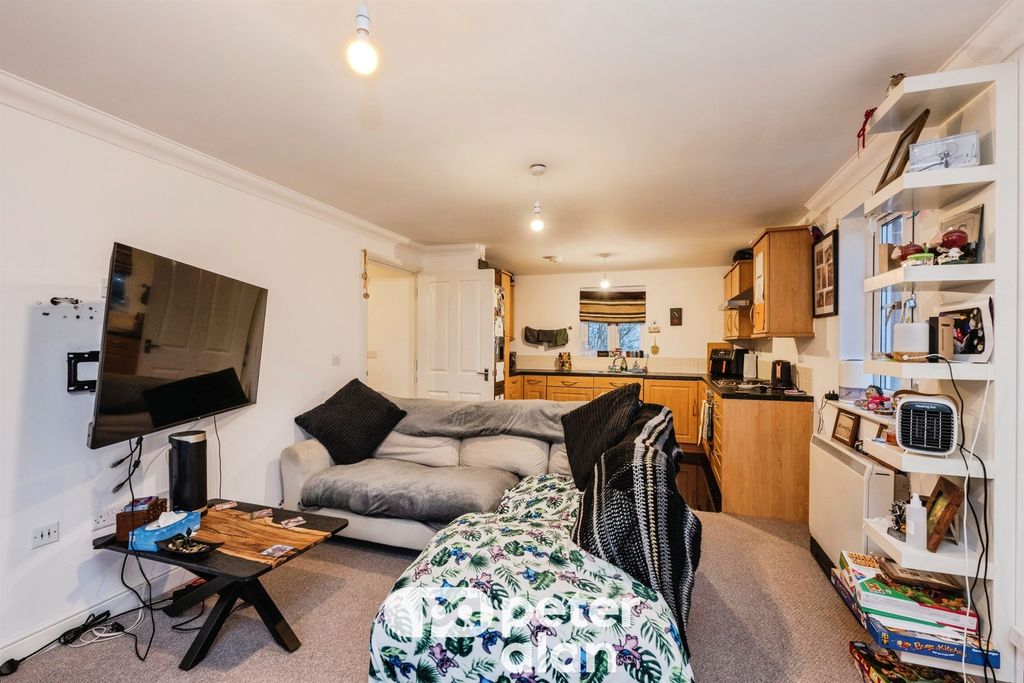 2 bed flat for saleGeraint Jeremiah Close, Neath SA11 photo 4