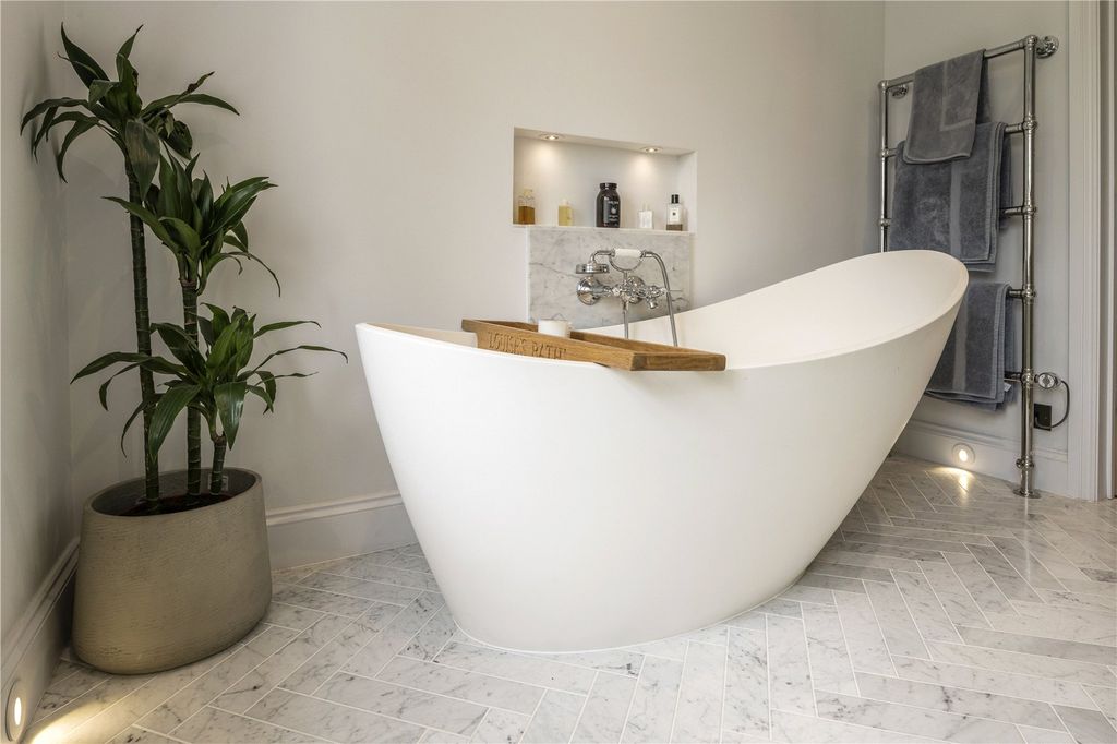 Additional image 20 of 7 bed detached house for saleStoke Row, Henley-On-Thames, Oxfordshire RG9