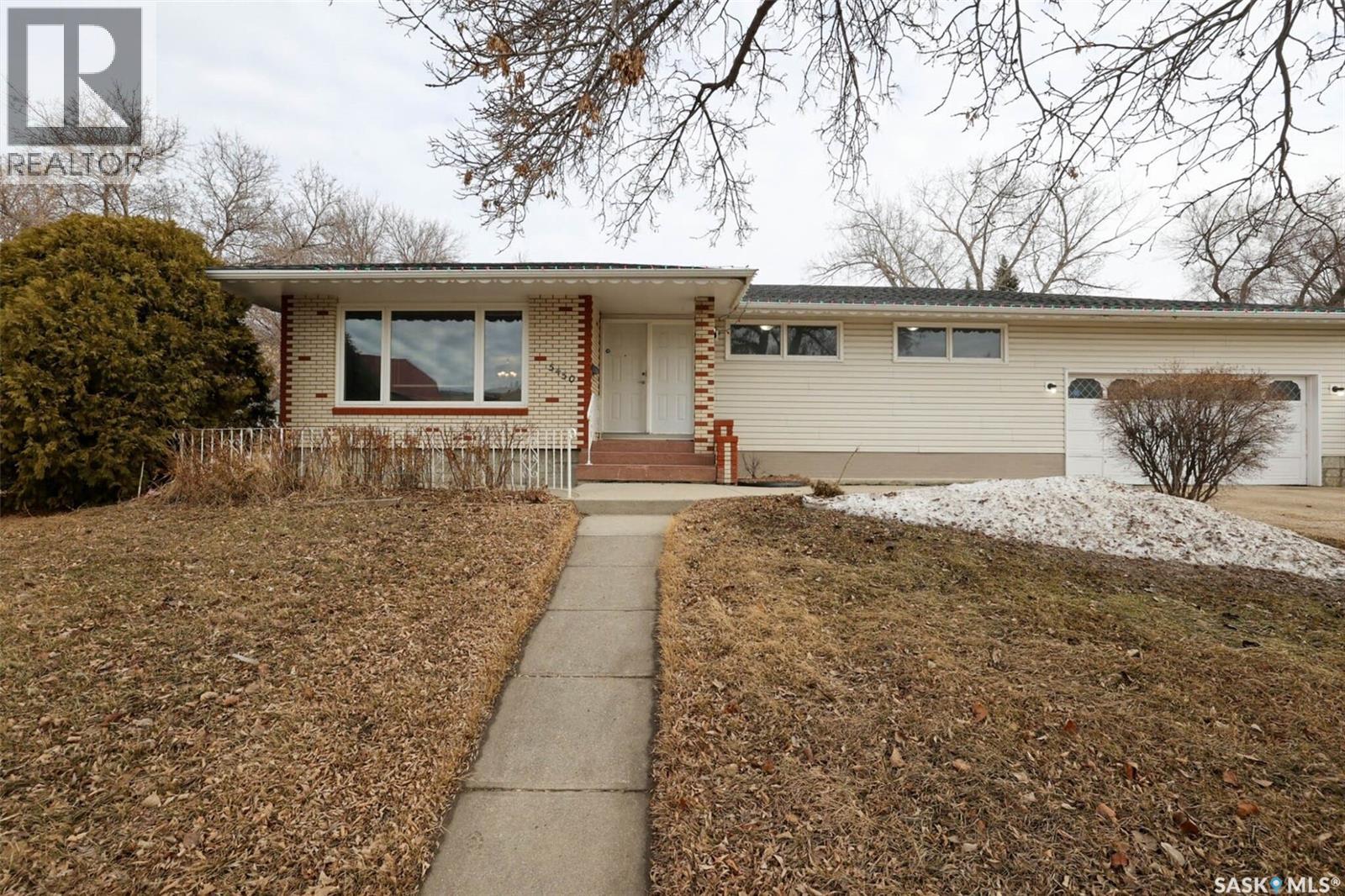 5450 Sherwood Drive, Regina, SK, S4R5M3