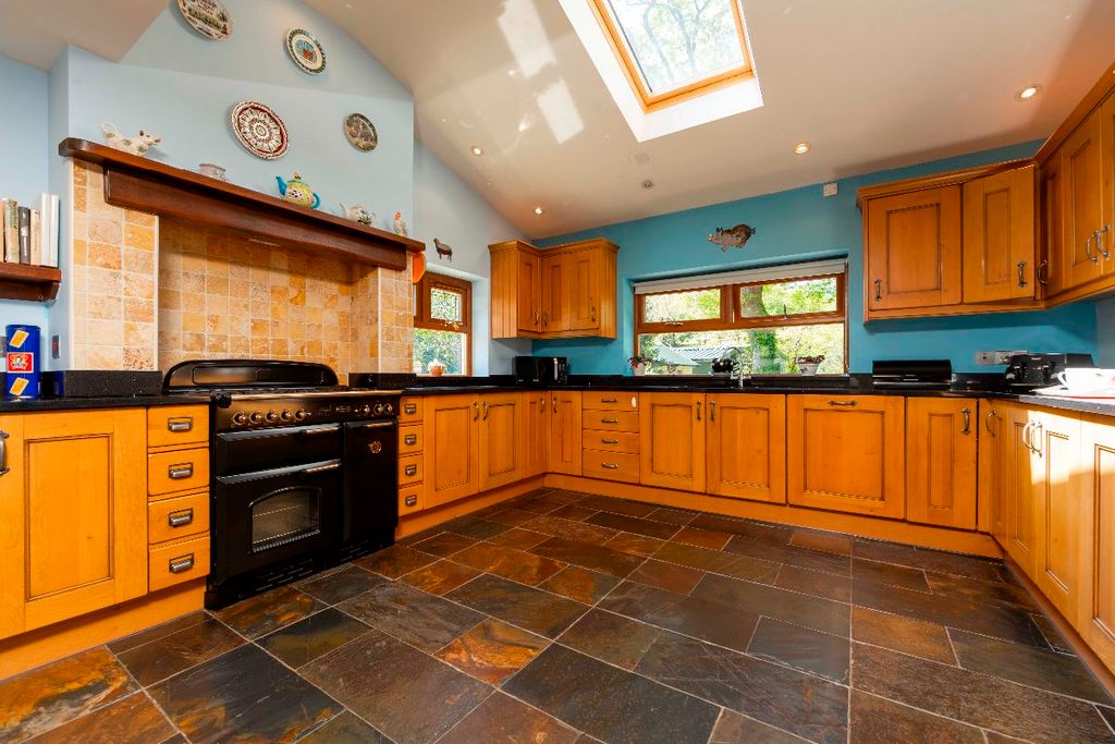 Additional image 2 of 4 bed detached house for saleEdwardsville, Treharris CF46