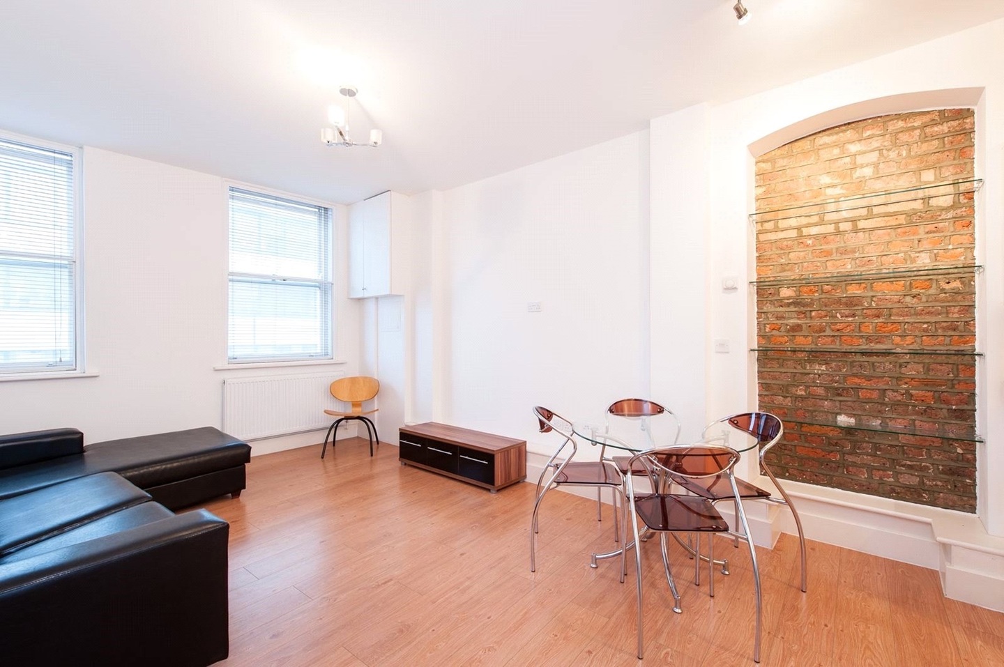 2 Bed Flat, Whitechapel High Street, E1, N1 7GU