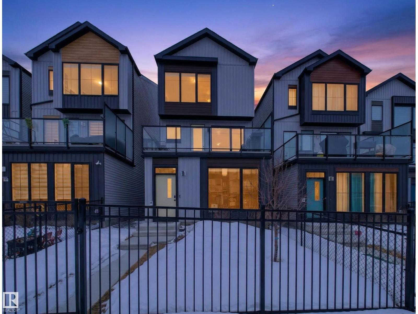 451 39 Street SW, Edmonton, AB, T6X2X9