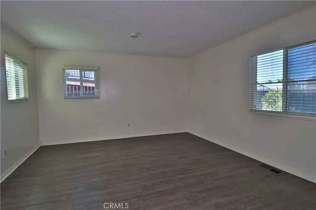 Additional image 93 of 341 W 124th St, Los Angeles, CA 90061