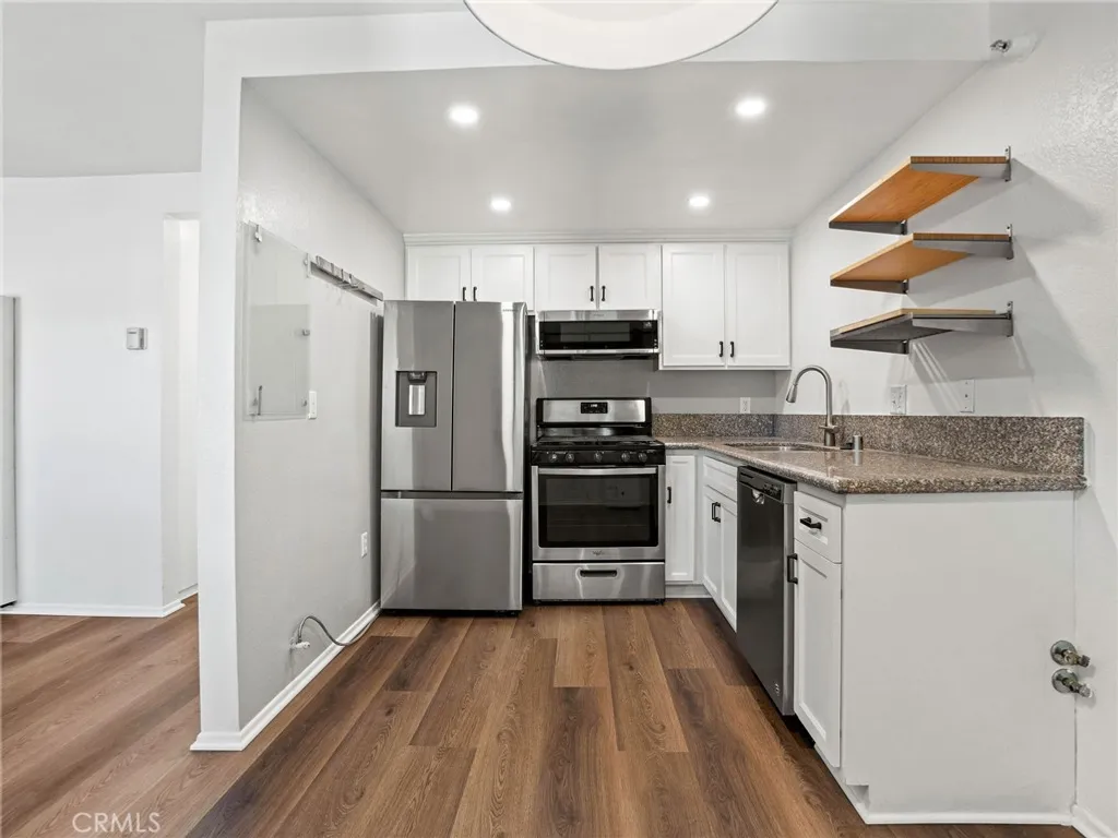 Additional image 3 of 14405 Cerise Avenue Unit 29, Hawthorne, CA 90250