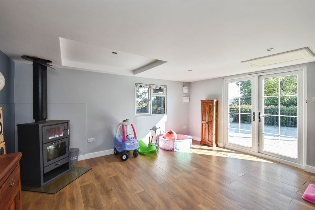 Additional image 16 of 4 bed detached house for saleThe Oaks, Quakers Yard, Treharris CF46