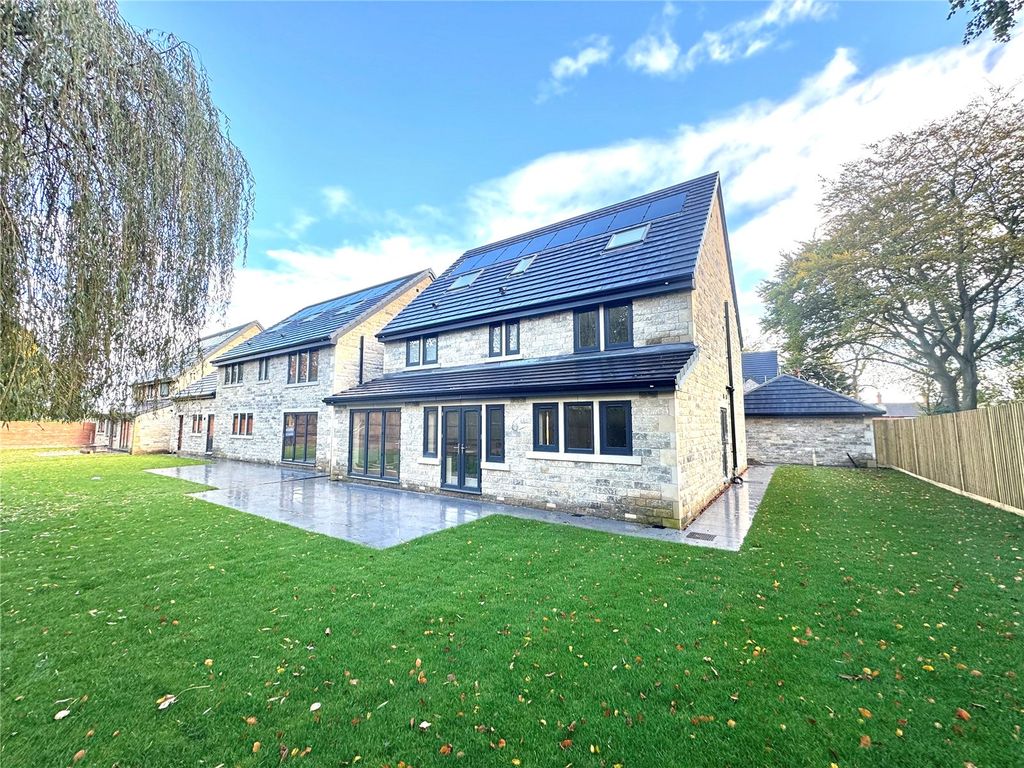 Additional image 4 of 6 bed detached house for saleManor Court, Horbury, Wakefield WF4