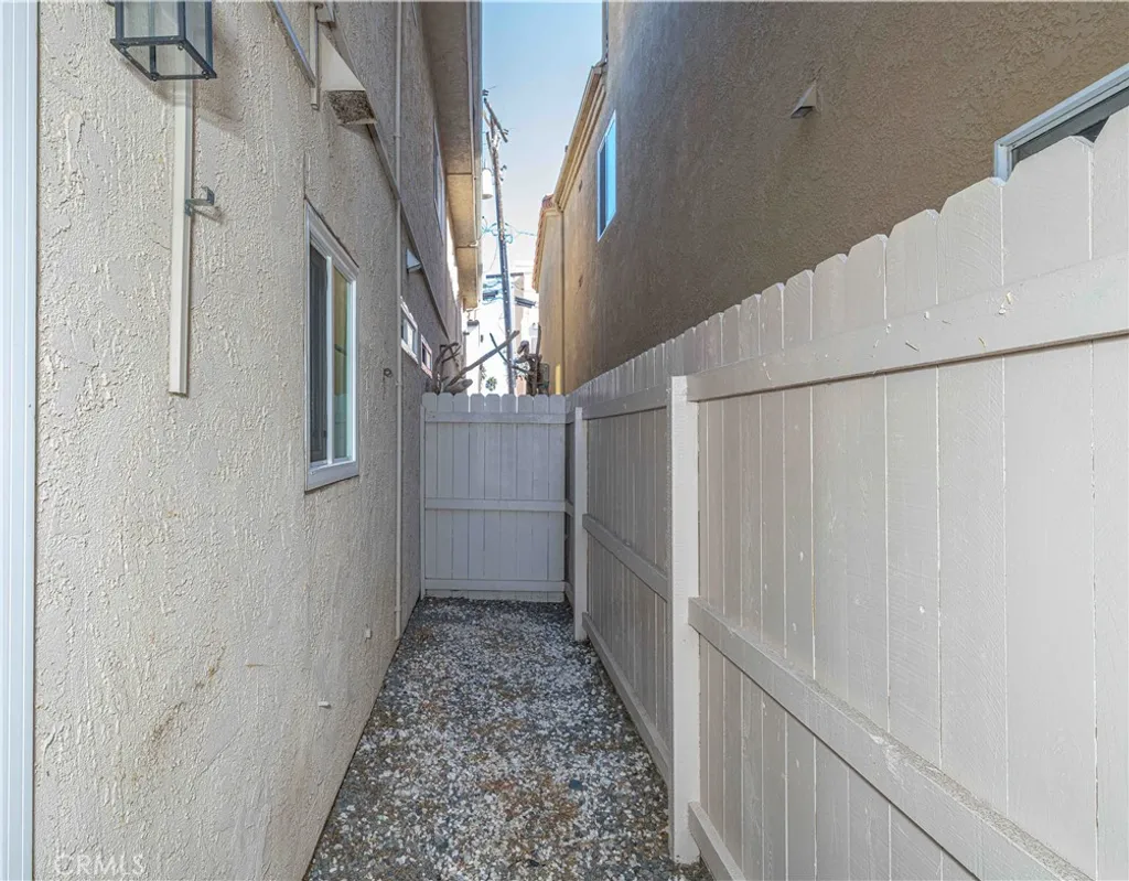 Additional image 18 of 208 19th Street Unit 3, Huntington Beach, CA 92648