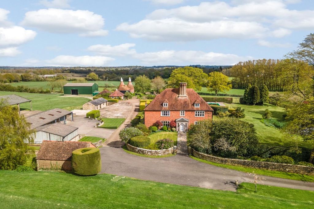 8 bed farm for saleDelmonden Farm, Hawkhurst, Kent TN18