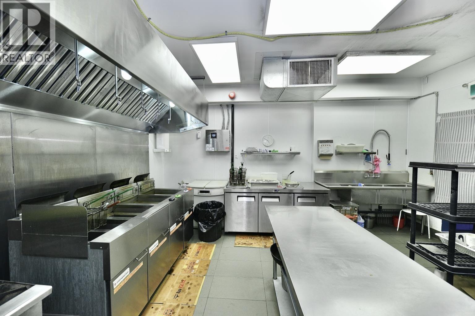 Additional image 3 of 1813 Lonsdale Avenue, North Vancouver, BC, V7M2J8