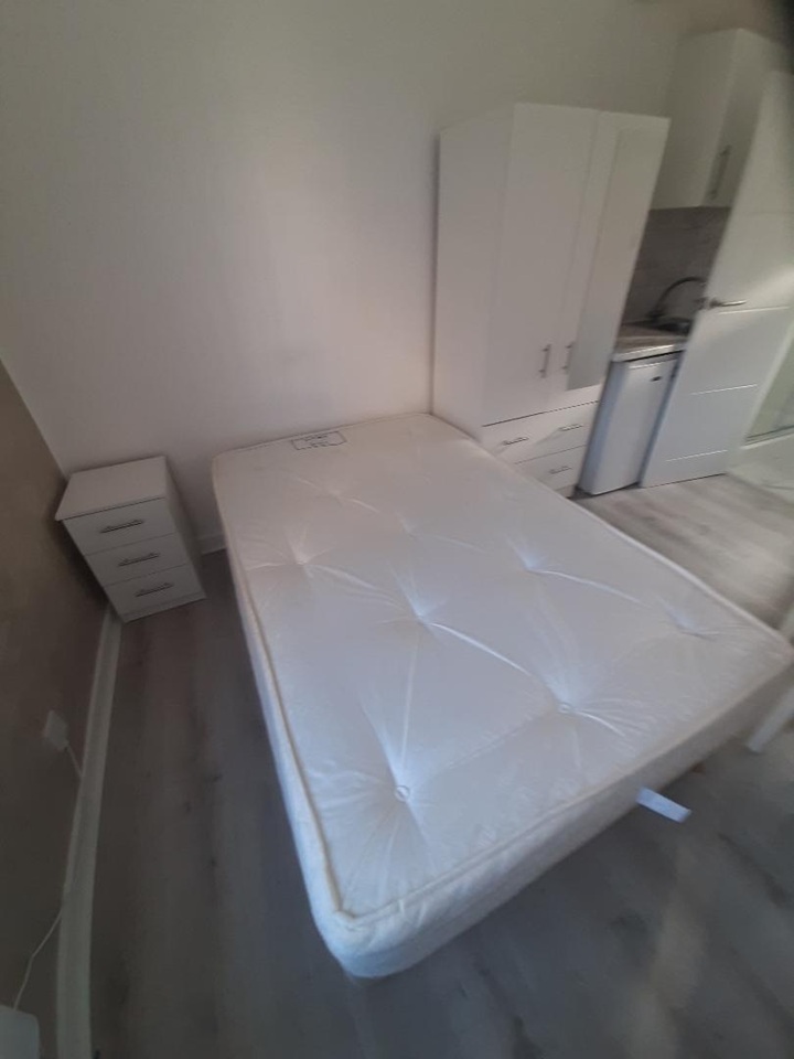 Additional image 6 of Studio Flat, London, SW1V, N1 7GU