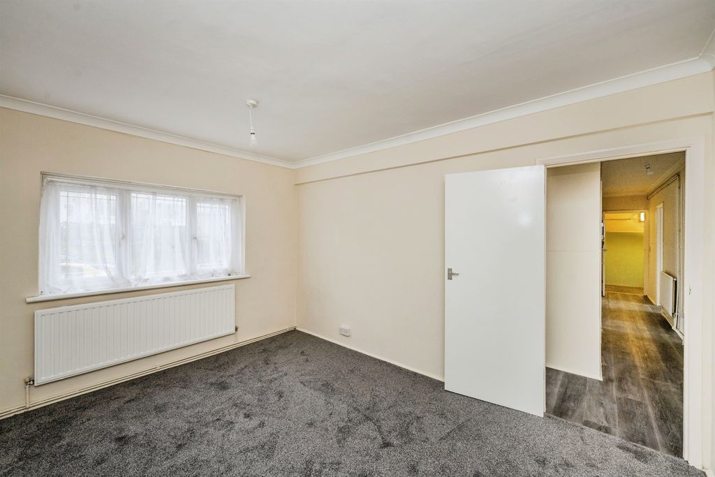 Additional image 8 of 3 bed flat for saleBryn Awel, Cimla, Neath SA11