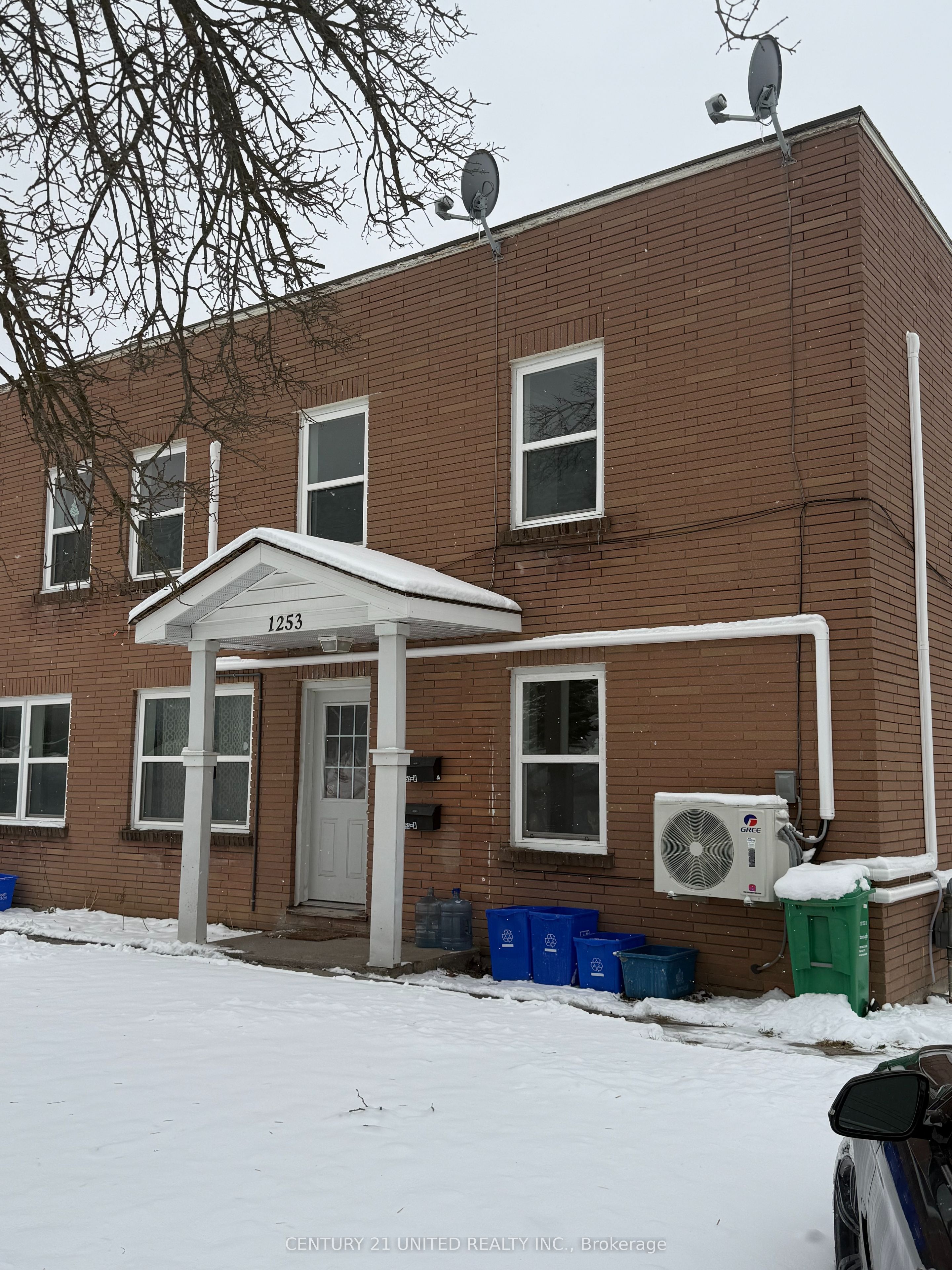 B-1253 Clonsilla Avenue, Peterborough, ON, K9J 5Z1
