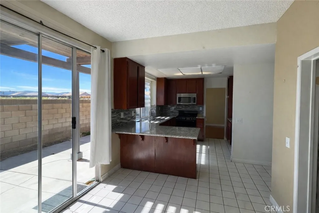 Additional image 13 of 14527 Pony Trail Road, Victorville, CA 92392