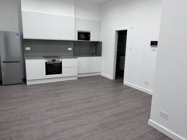 Studio Flat, Camden High St, NW1, N1 7GU